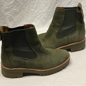 Timberlands, ladies green boots. Heritagecore, cabincore, size 6.5.